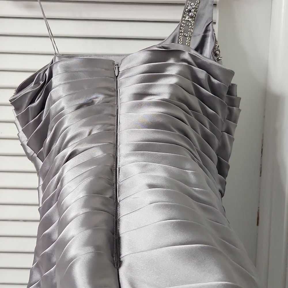 #prom Gorgeous Elegant Silver One-Shoulder Dress - Picture 5 of 11